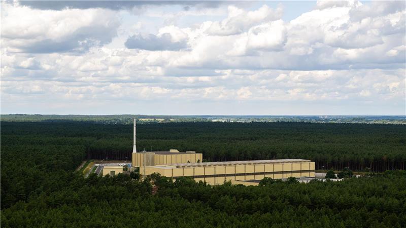 Minister: Flugverbotszone über Atommülllager soll kommen Über dem Zwischenlager für hochradioaktive Abfälle in Gorleben soll - genauso wie in Ahaus und Greifswald - eine Flugverbotszone eingerichtet werden. (Archivbild)