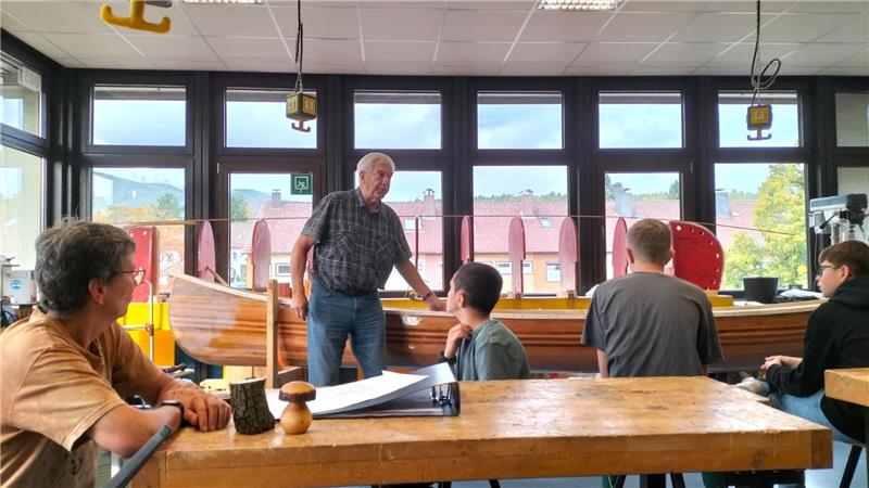 Über die vergangenen Jahre hinweg hat Wolfgang Ritzke gemeinsam mit seinen Schülern ein ganzes Boot gebaut