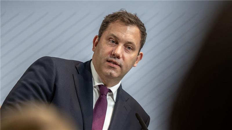 Klingbeil warnt vor gefälschten Investitionsaufrufen Über sein Bundestagsbüro hat Vizekanzler Klingbeil eine Warnung abgesetzt. (Archivbild)