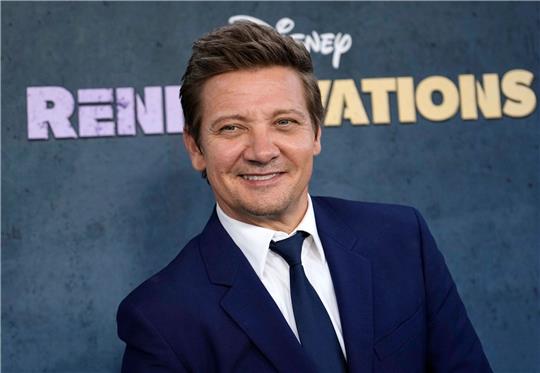 Über seine sozialen Medien informiert Jeremy Renner häufiger über seinen Genesungsprozess.