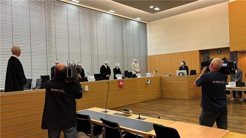 Über zwei Stunden dauert es, um beim Auftakt zum „Haus Linde"-Prozess die Anklage zu verlesen.