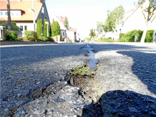 Überall im Stadtgebiet finden sich diverse kleinere Macken, die nach und nach beseitigt werden sollen.  Symbolfoto: Exner