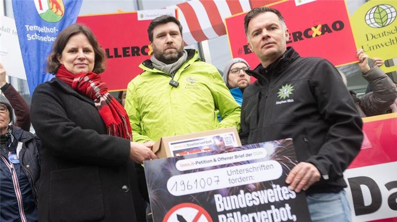 Übergabe der Petition an das Bundesinnenministerium.