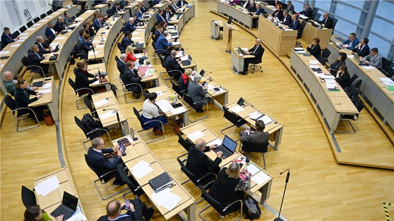 Überkreuz-Beschäftigungen sollen in Sachsen-Anhalt ausgeschlossen werden. (Archivbild)