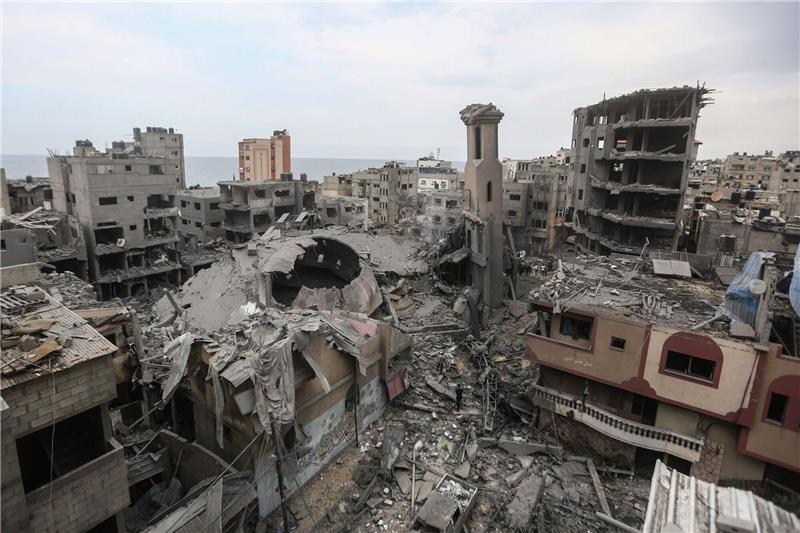 Gaza-Offensive? Israel mobilisiert 300.000 Reservisten Überreste der Ahmed-Jassin-Moschee in Gaza-Stadt. Israel hat als Reaktion auf den massiven Angriff durch die Hamas Luftangriffe im Gazastreifen durchgeführt.
