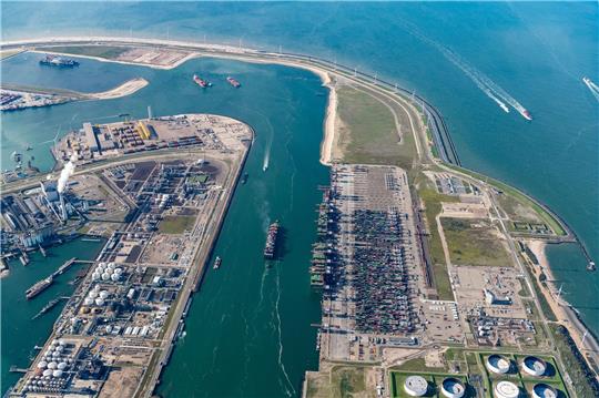 Übersicht über den Yangtzekanaal Euromax in den Niederlanden: Zum großen Teil soll Wasserstoff per Schiff im Rotterdamer Hafen ankommen.