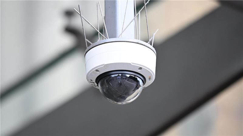 Überwachung im Blick: Mit der Analyse-Software von Palantir können Ermittler Daten schneller auswerten. In Niedersachsen ist das heftig umstritten.