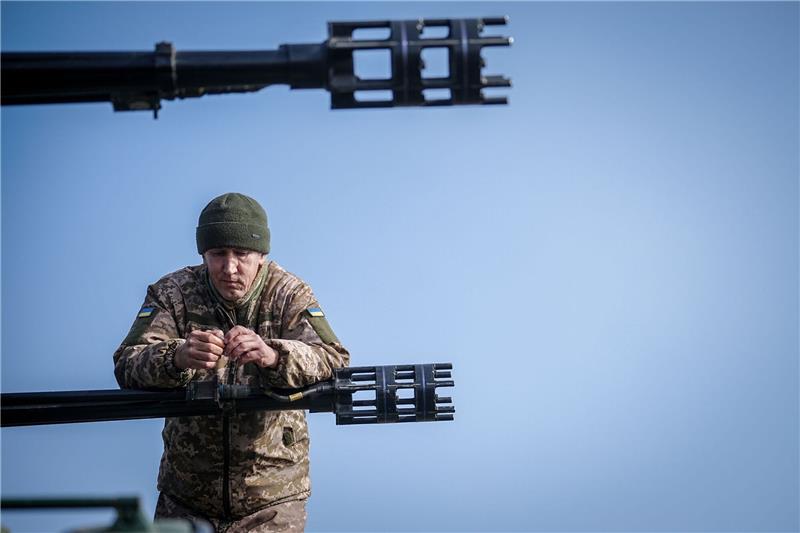 Krieg gegen die Ukraine: So ist die Lage Ukrainische Soldaten setzen den von Deutschland gelieferten Panzer zur Abwehr von feindlichen Drohnen, Flugzeugen oder Hubschraubern ein.