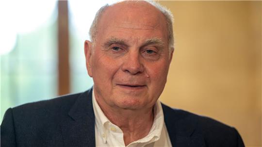 Uli Hoeneß meint, dass es mit Max Eberl nichts auszusprechen gebe.