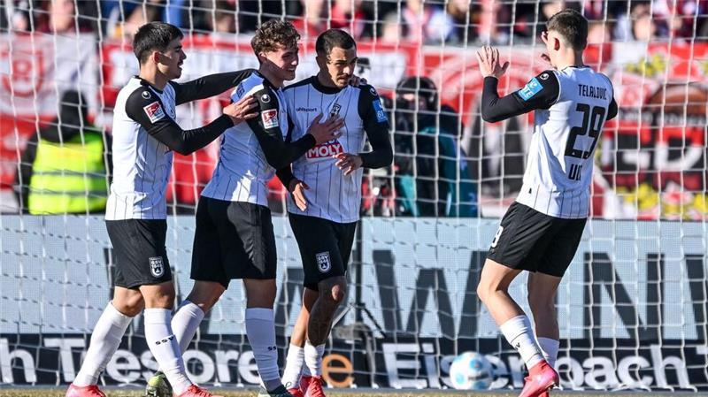 Ulm feiert: Der SSV beendete eine Serie von elf Spielen ohne Sieg.
