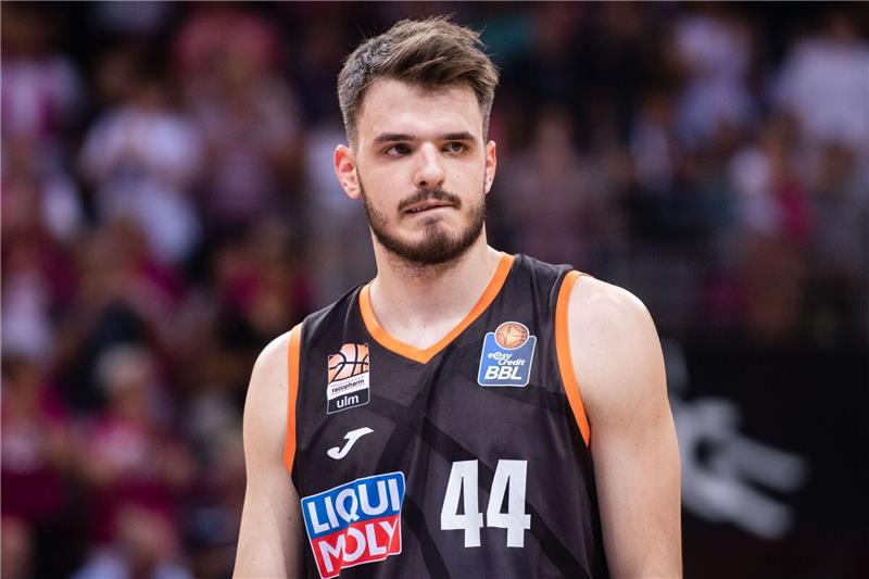 Göttinger Basketballer holen Rekordspieler von Meister Ulm Ulms Fedor Zugic reagiert während der Partie.