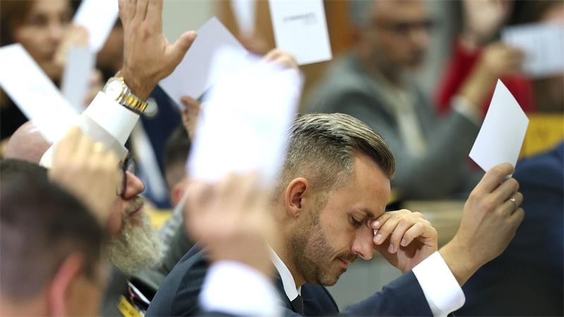AfD stellt Landtagspräsidenten - Brandmauer bröckelig? Ulrich Siegmund, Co-Fraktionschef der AfD im Landtag, will sich im Dezember als Ministerpräsident zur Wahl stellen.