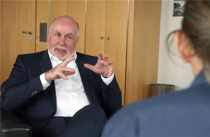 Ulrich Silberbach, dbb-Chef, will besseren Lohn für den öffentlichen Dienst.