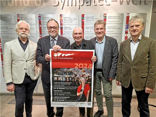 Ulrich Windaus, Prof. Thomas Hanschke, Prof. Hans-Christian Wille, Arno Janssen und Dr. Detlef Niebuhr (v.l.) engagieren sich in Vorstand und Beirat. Foto: Knoke