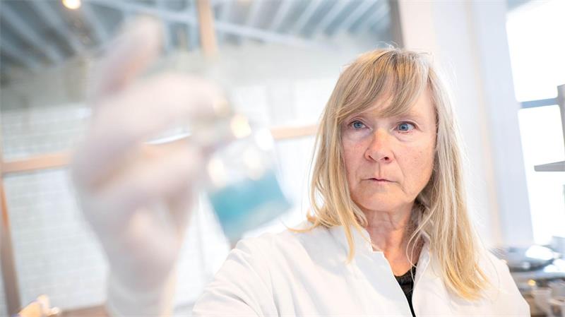 Ulrike Siemers, Co-Geschäftsführerin des Umweltinstituts, spricht von einem bunten Cocktail an Chemikalien, den die Tests zutage gefördert hätten.
