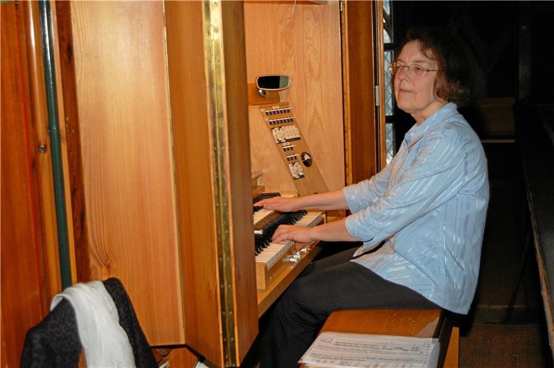 Ulrike Stroh interpretiert die Toccata und Fuge in d-moll von Johann Sebastian Bach meisterlich.  Foto: Breutel
