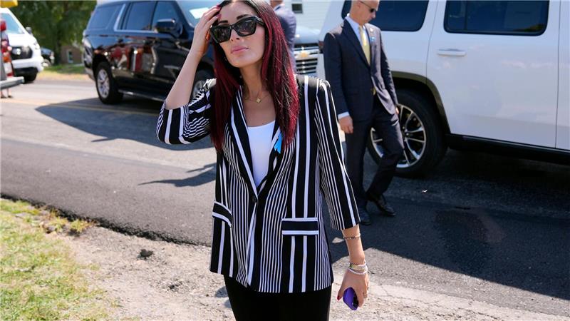 Trump wertschätzt Empfehlungen von ultrarechter Aktivistin Ultrarechte Influencerin Laura Loomer sorgt für Entlassungen im Weißen Haus