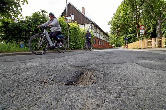 Um die Qualität der Goslarer Straßen zu erhöhen, fordert die FDP-Fraktion mehr Geld für Sanierungen und externe Hilfe bei der Planung. Archivfoto: Epping