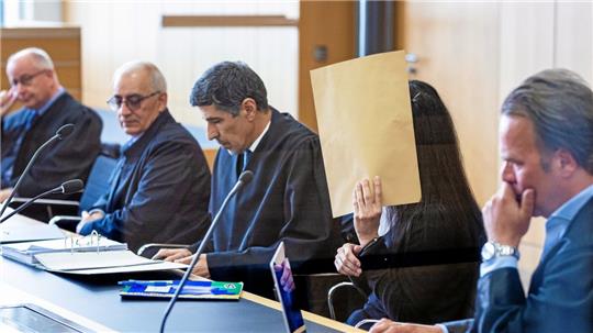 Um zu vermeiden, dass ihr früherer Lebensgefährte ein Sorge- und Umgangsrecht mit dem gemeinsamen Kind bekommt, sollen eine Frau und ihre Mutter versucht haben, einen anderen Mann mit dem Mord an dem Lebensgefährten zu beauftragen. Foto: Moritz Frankenberg / dpa