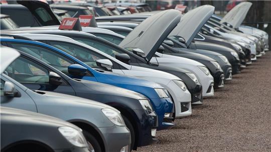 Umfrage: Die Preise für Neu- und Gebrauchtwagen liegen auf hohem Niveau. (Symbolbild)