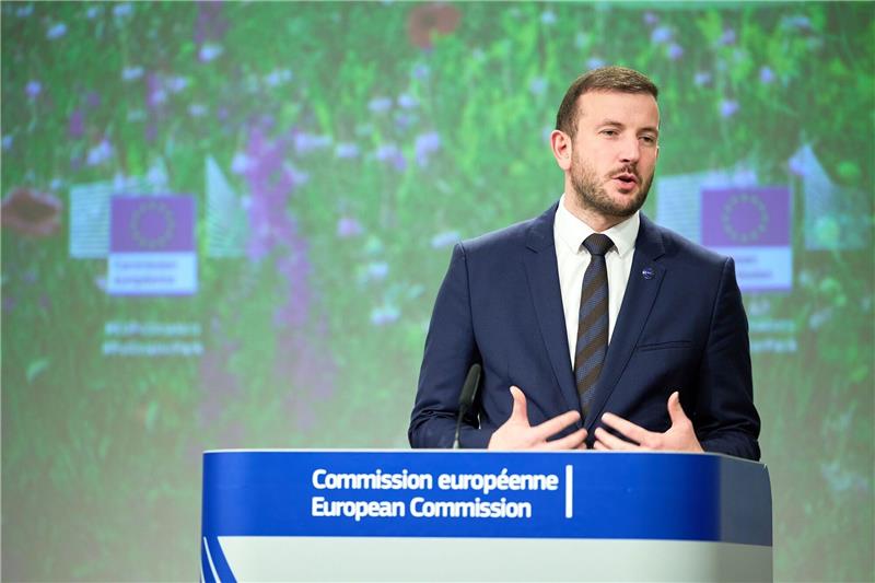 EU: Grüner Wandel braucht 600 Milliarden Euro pro Jahr Umweltkommissar Virginijus Sinkevicius: Brauchen zusätzlich Investitionen im Umfang von etwa 600 Milliarden Euro pro Jahr um die Klima- und Umweltschutzziele der EU zu erreichen.