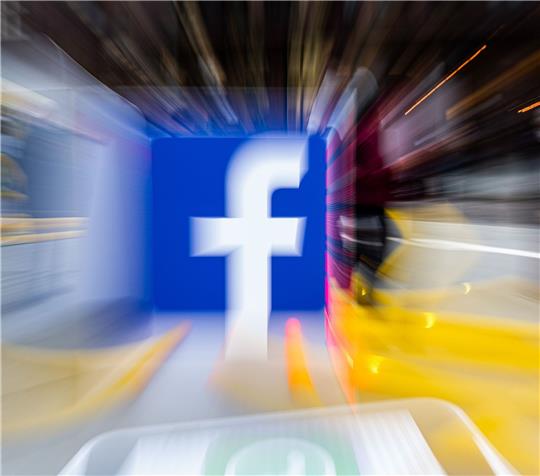 Unbekannte hatten bei Facebook eine Funktion zur Freunde-Suche ausgenutzt und so Daten von etwa 500 Millionen Nutzern abgegriffen.