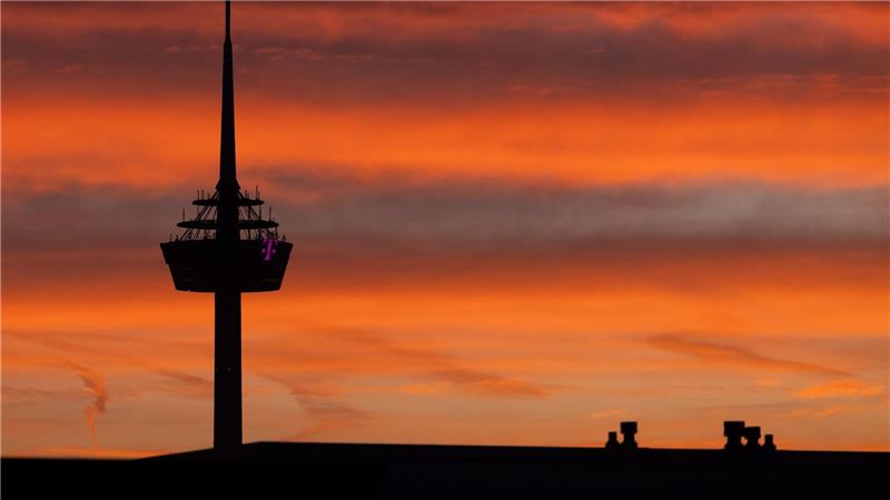 Darum will ein Satiriker den Kölner Fernsehturm sprengen Und dann macht es „Bumm“: In einer Satire-Sendung des ZDF soll es um die angebliche Sprengung des Kölner Fernsehturms gehen. (Archivfoto)