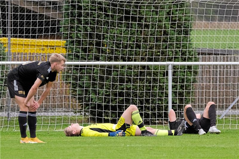 SV Rammelsberg verschafft sich Luft - TSV Lochtum verspielt 3:0 Und erneut hat es eingeschlagen: Der TSV Lochtum verabschiedet sich nach nur einer Spielzeit wieder aus der Bezirksliga, weil er sich in 34 Spielen unter anderem 112 Gegentreffer einfängt. Foto: GZ-Archiv