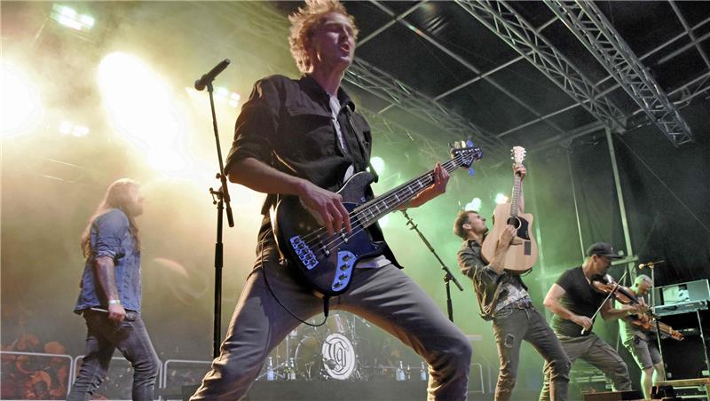 Roland Kaiser oder Oerding? Goslar wählt seine Konzert-Könige Und nochmal Miner’s Rock: Versengold startet im August 2022 das Open-Air-Wochenende am Rammelsberg mit rockigem Folk.