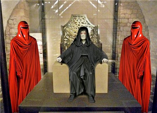 Und so könnte das galaktische Goslar aussehen: Der Imperator auf dem Goslarer Kaiserstuhl.  Fotomontage: Thomas Manglitz, „Stars of the Galaxy“ Mönchengladbach