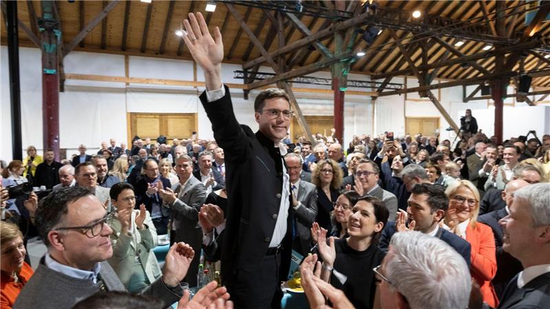 Unermüdlich tourte Hagel im Wahlkampf durch Festzelte wie Betriebshallen. (Archivbild)