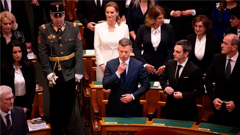 Ungarns Parlament hat den bürgerlichen Politiker Peter Magyar zum neuen Ministerpräsidenten gewählt. 