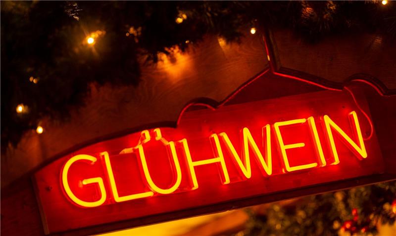 Glühwein muss nicht rot sein - Weißer zunehmend gefragt Ungeachtet der Farbe ist Glühwein besonders in der Vorweihnachtszeit beliebt.