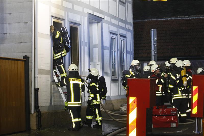 Ungefähr 70 Einsatzkräfte der Feuerwehr waren im Einsatz. Foto: Epping