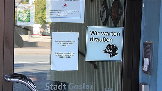 Ungeliebte Zettelnachricht: Das Bürgerbüro in Vienenburg ist regelmäßig wegen Personalmangels geschlossen. Die Stadtverwaltung legt nun ein Konzept für ein mobiles Serviceangebot vor.