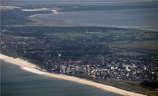«Ungleichgewicht zwischen Ferienwohnen und Dauerwohnen»: Die Gemeinde Sylt will mit ihrem Beschluss das Ortsteilleben schützen.