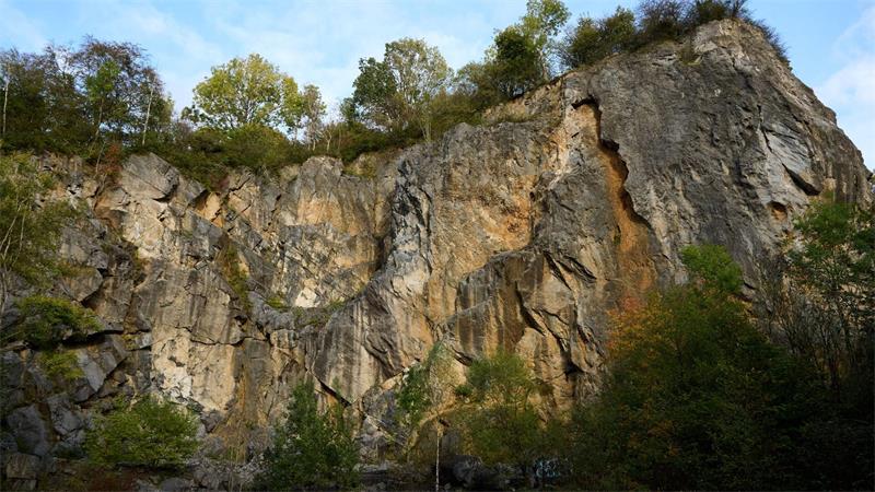 Unglück beim Bungee-Jumping - eine 21-Jährige starb in einem Steinbruch.