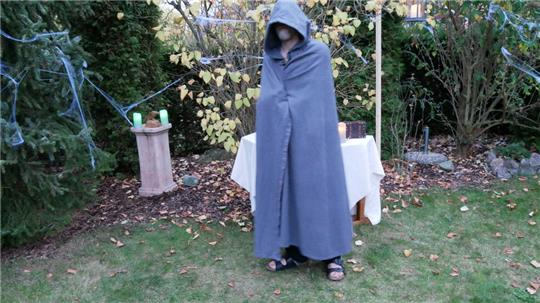 Unheimliche Gestalten werden am Halloweentag im Döhrener „Seelengarten“ unterwegs sein.