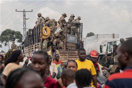 Uniformierte auf einem Lastwagen: Der Osten des Kongo gilt als eine der gefährlichsten Regionen der Welt.