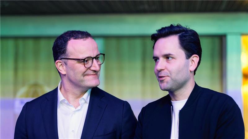 Unionsfraktionschef Jens Spahn will die jungen CDU-Abgeordneten wie Johannes Winkel überzeugen, für die Reformpläne der Koalition zu stimmen. (Archivbild) 