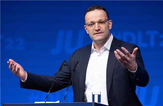 Unionsfraktionsvize Jens Spahn (CDU) möchte die «Rente mit 63» beenden.
