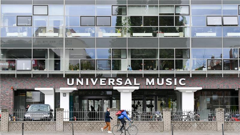 Universal Music lässt Musik zum Training von KI verwenden Universal Music sieht in dem Deal einen Schritt in die Zukunft. (Archivbild)