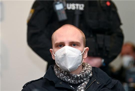 Unkooperativ und schwierig: In seiner vorherigen JVA in Halle gelang es Stephan Balliet, einen mehr als drei Meter hohen Zaun zu überwinden - er wurde allerdings noch innerhalb des Gefängnisses wieder geschnappt.