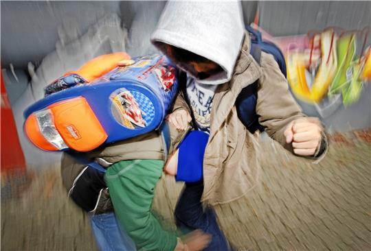 Unter Tatverdächtigen, die in der Statistik der Polizei geführt werden, sind immer mehr Kinder und Jugendliche. Foto: dpa