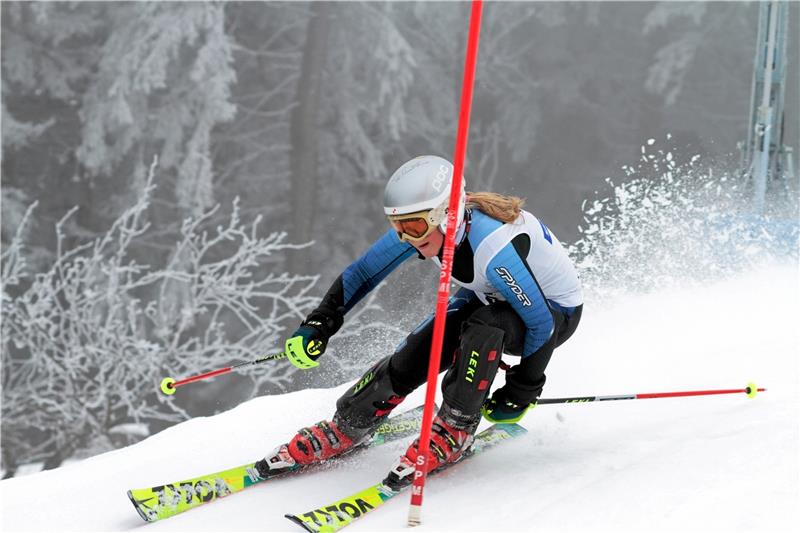 Unter anderem für den „Zwergen-Cup“ sperrt die Wurmbergseilbahn-Gesellschaft die Pisten ab und präpariert sie kostenlos für den Nachwuchs.  Archivfoto: Gietemann