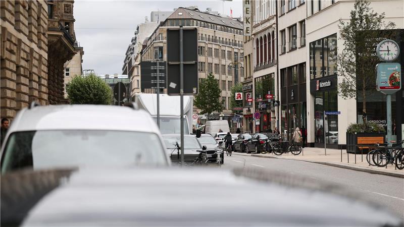 Ex-BND-Chef Hanning will im Hamburger Block-Prozess aussagen Unter anderem in Hamburg wurden Objekte durchsucht.
