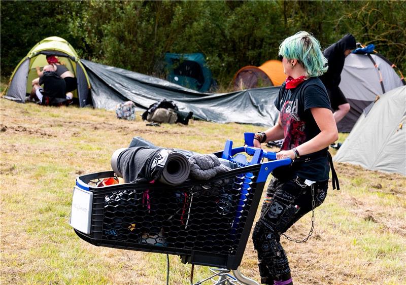Neues Protestcamp von Punks auf Sylt Unter dem Motto «Sylt für alle» veranstaltet die Gruppe «Aktion Sylt» ein mehrwöchiges Protestcamp.