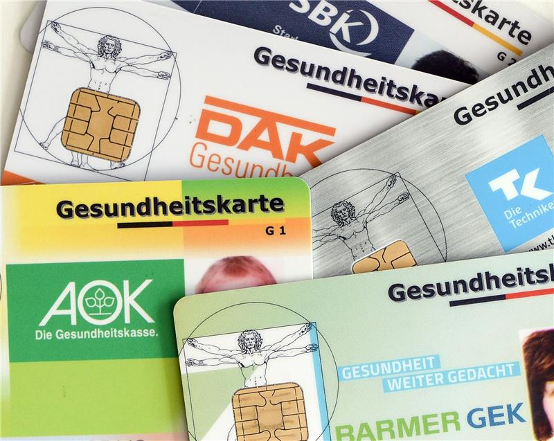 «Unter dem Strich müssen Beitragszahler die Zeche zahlen, indem die Beiträge 2024 und in den Folgejahren steigen», sagt der DAK-Vorstandsvorsitzende Andreas Storm der «Augsburger Allgemeinen».