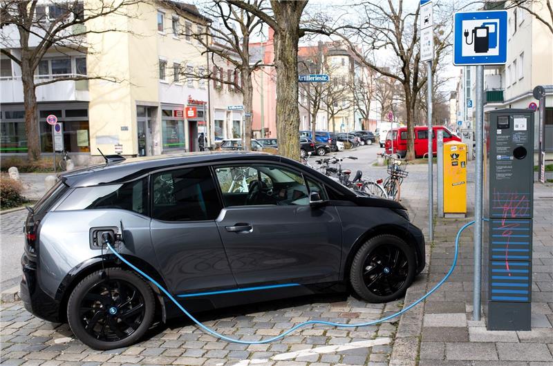 Private Elektroautos: Stuttgart, Münster und Bielefeld vorne Unter den großen deutschen Städten fahren die Einwohner von Stuttgart, Münster, Bielefeld und München besonders häufig mit Elektroautos.