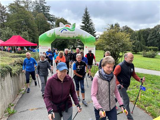 Unterhalb des Kurhauses, an der sogenannten Walpurgiswiese ist Start und Ziel des Finallaufs in St. Andreasberg für den Nordic-Aktiv-Cup, der traditionell von der Glücksburg Consulting Group (GLC) veranstaltet wird. Fotos: Eggers